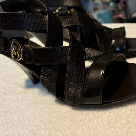 BRAND NEW  Designer Heels By MICHAEL KORS - Size 8.5 M - Heel Height 3” - box 3 - Picture 2 of 8